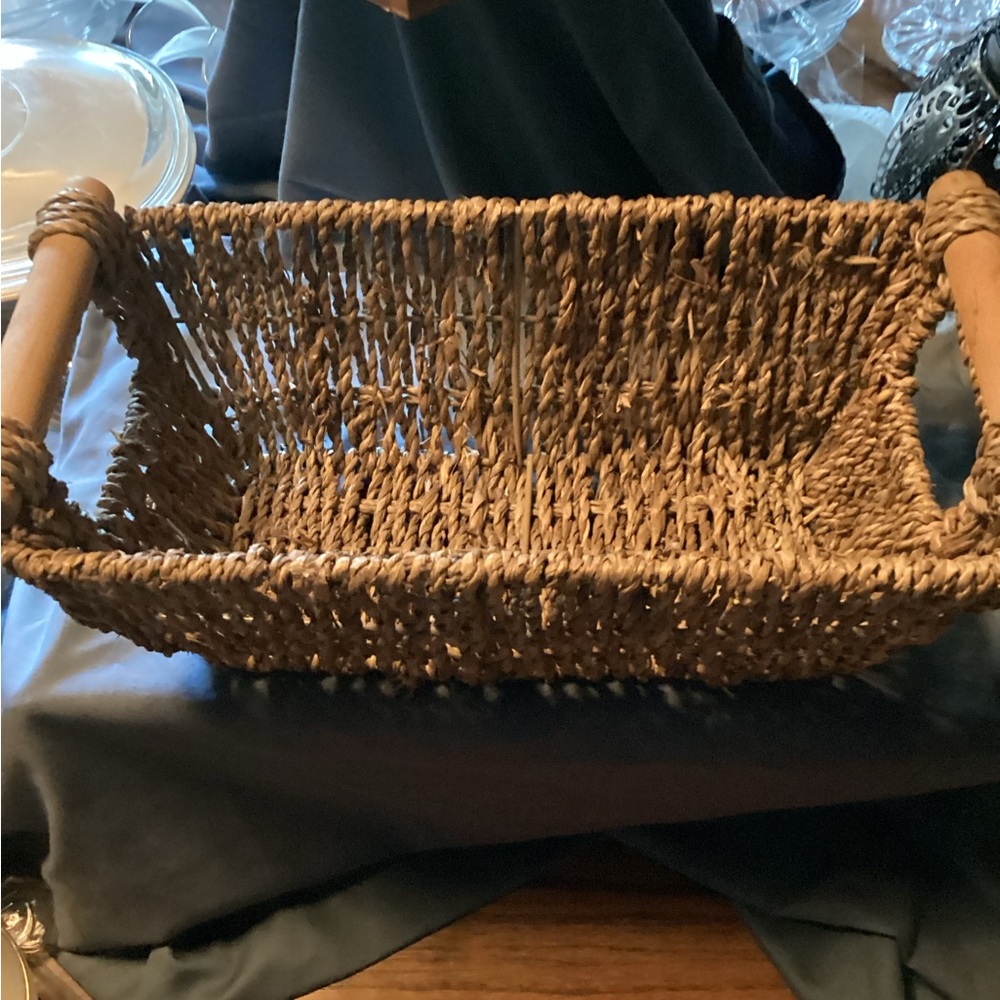 2 containers, 1 wooden with sunflowers, one woven with wooden handles. - Picture 12 of 13